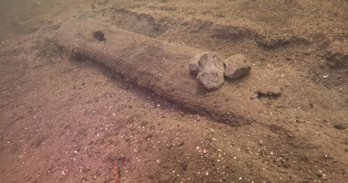 Ancient canoes found in Wisconsin lake were like modern