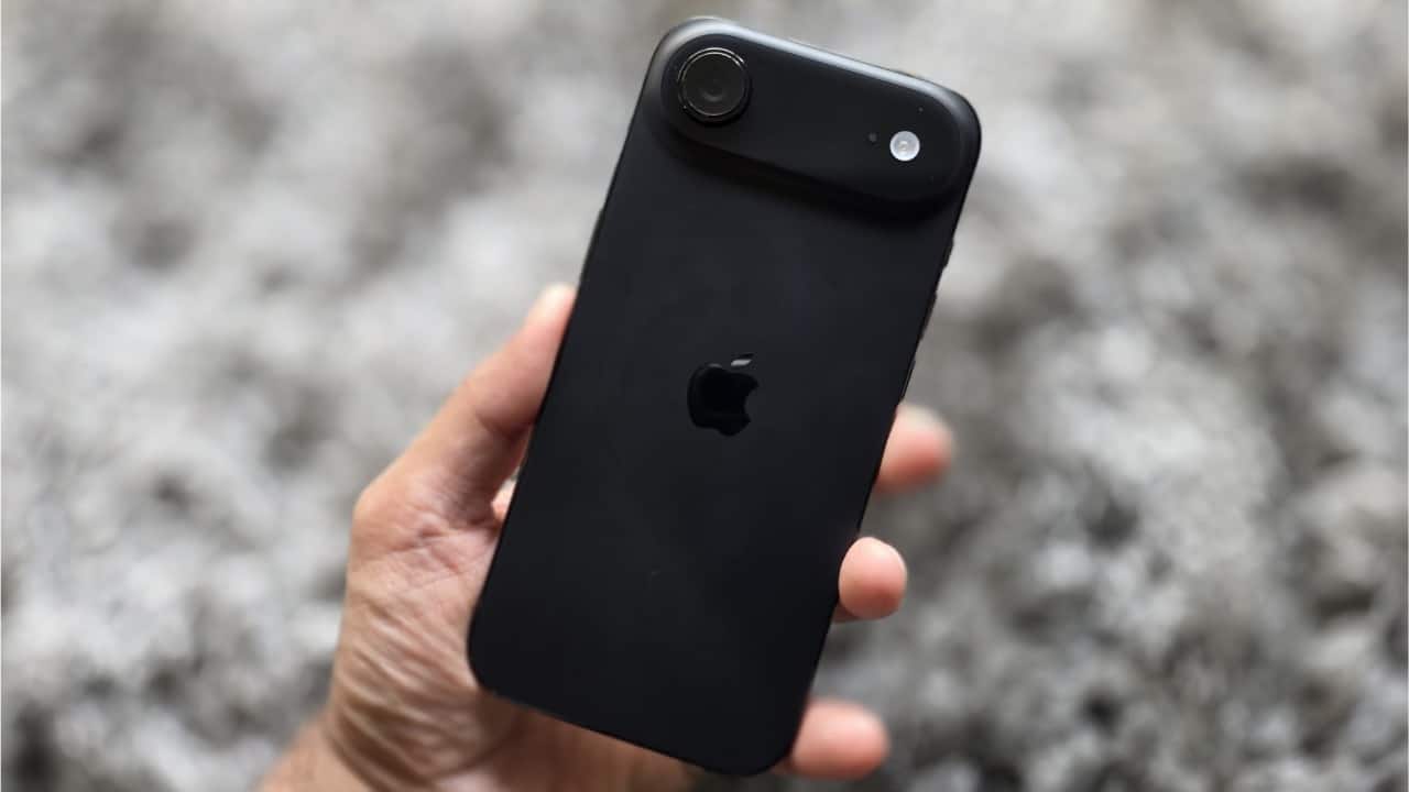 The Apple designer who introduced the iPhone Air leaves company