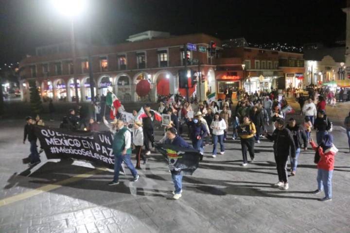 Pachuca: alrededor de 250 personas marchan por la paz