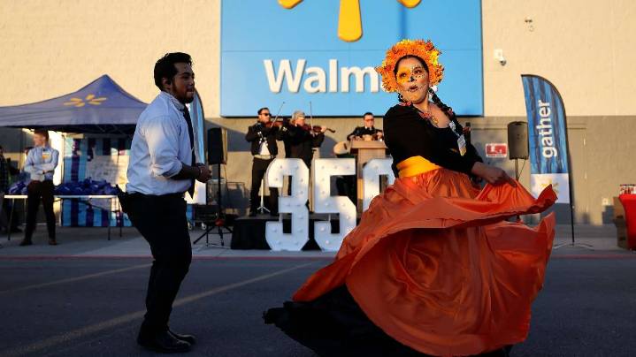 Photo gallery: A community comes together celebrating a store's grand reopening