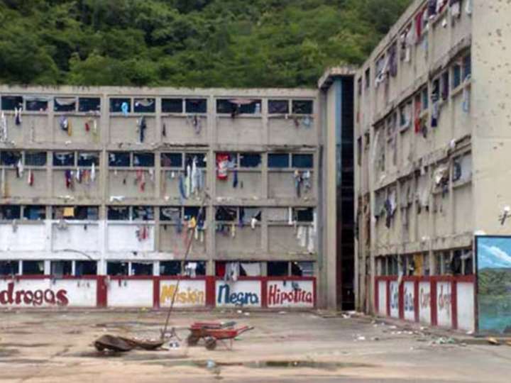 Alerta en El Rodeo: Denuncian castigos, aislamiento y maltratos contra presos políticos