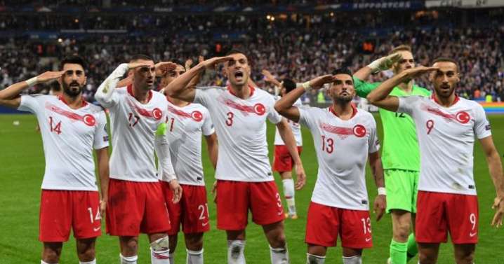 Turquía sanciona a 102 futbolistas por participar en apuestas deportivas