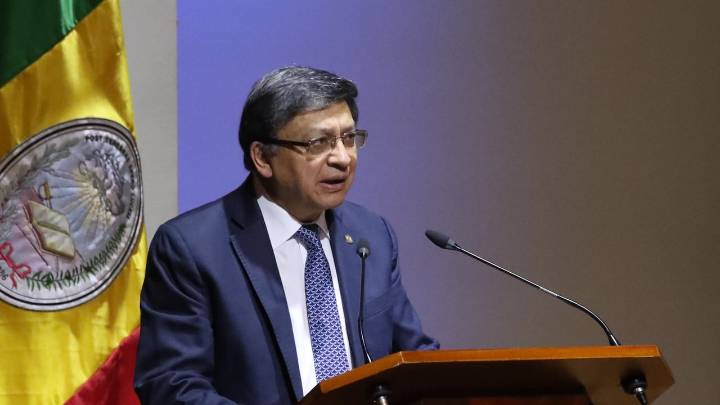 Presidente de la Corte Constitucional, Jorge Enrique Ibáñez, alerta de aumento del 30% de grupos armados en el país desde 2022