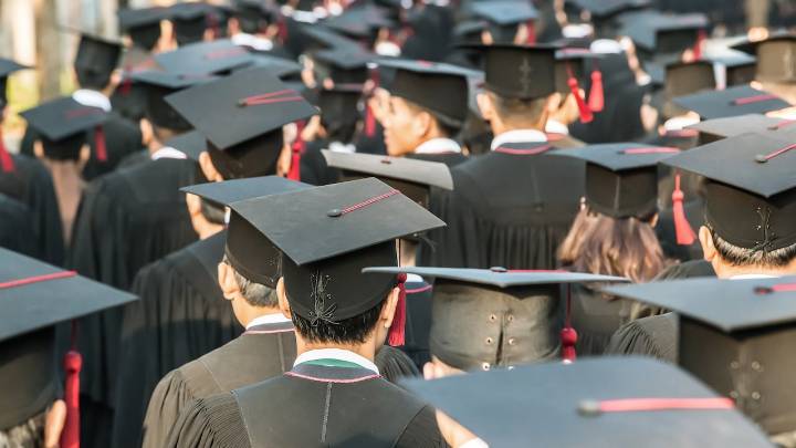 Caja de Compensación ofrece beca universitaria de más de $42 millones: ¿Cómo postularse?