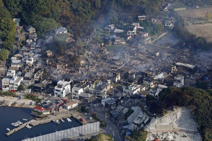 Fire burning in southwestern Japan damages 170 homes and forces evacuations