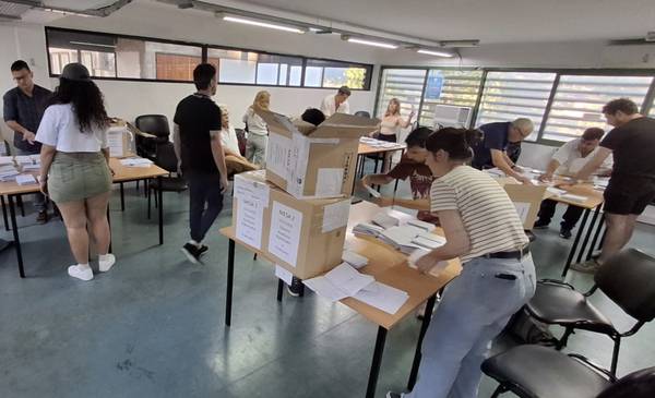 A la espera del escrutinio final, habría cambio de manos en el claustro de Graduados de Medicina
