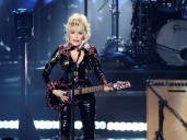 Dolly Parton faltó a dos eventos importantes por indicación médica y volvió a preocupar a sus fans