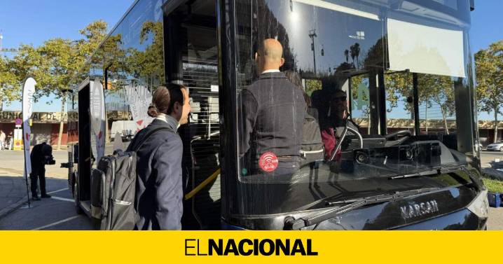 Así es el bus autónomo que circulará por Montjuic durante 10 días y está abierto a la ciudadanía