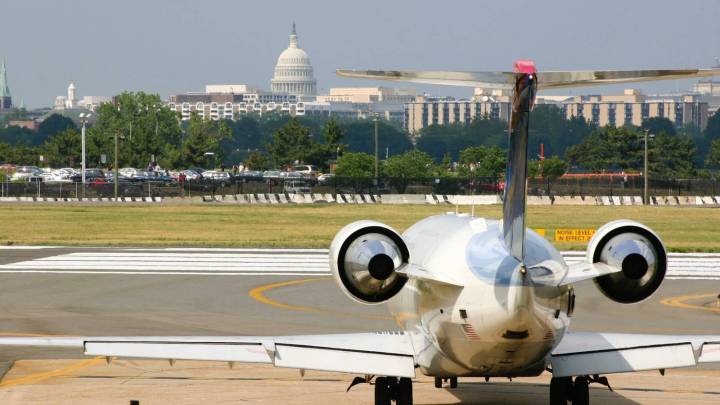 United Jet Secured After Bomb Threat At Reagan National