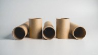 Si tenés tubos de cartón del papel higiénico, no los tires: la idea para decorar en esta Navidad 2025