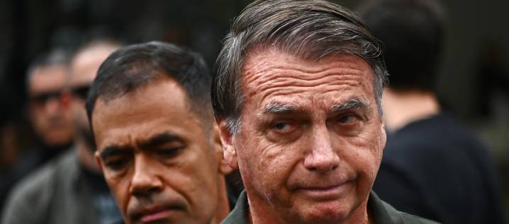 Bolsonaro solicitó al Supremo cumplir la condena por golpismo en casa por motivos de salud