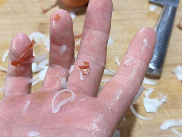 Magic cleaning hack fixes ‘onion hands’