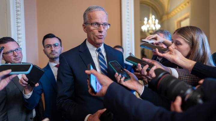 Government shutdown reaches its 40th day as senators work through a crucial weekend