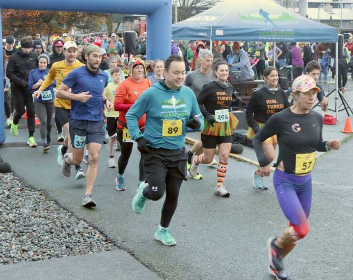 THANKSGIVING RUN: 340 come out to compete in annual Turkey Trot