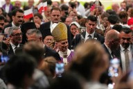 El Papa León XIV se da un baño de masas con una misa en un estadio de conciertos en Estambul