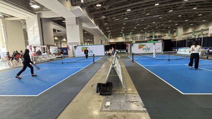 Francis Collins urges liver researchers to advocate for research