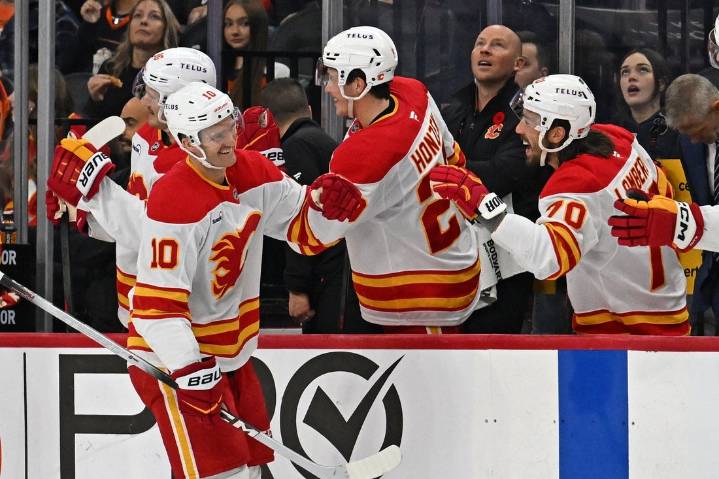 Deadspin | Jonathan Huberdeau scores twice as Flames end trip with win