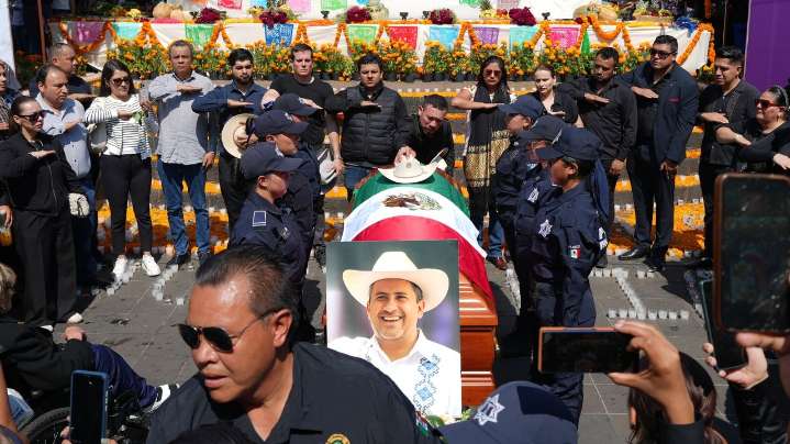 Sheinbaum rules out changes in security strategy after the assassination of mayor in western Mexico