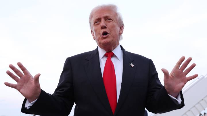 New Makeup Free Photo Of Donald Trump Reignites Health Concerns