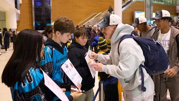 Poll shows CFL losing fans as diehards reject rule changes ahead of Grey Cup