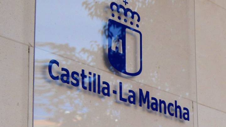 La Oferta de Empleo Público de 2025 impulsada por el Gobierno de Castilla-La Mancha para personal funcionario, con 827 plazas, respaldada de forma unánime por los sindicatos