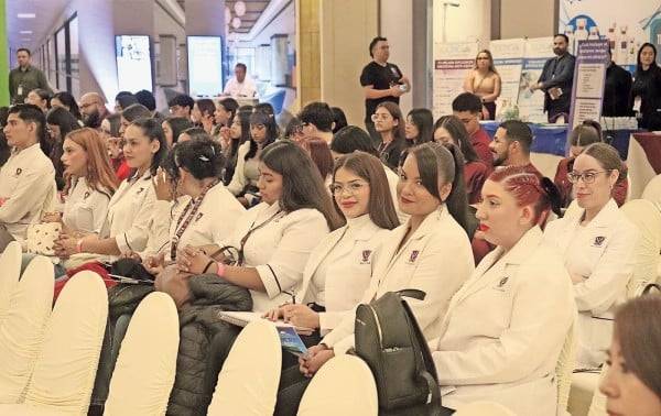 Lidera atención dental turismo médico aquí