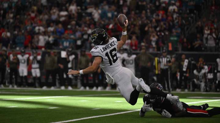 "Keep throwing punches no matter how it looks": How DeMeco Ryans had his team ready to fight til the final whistle