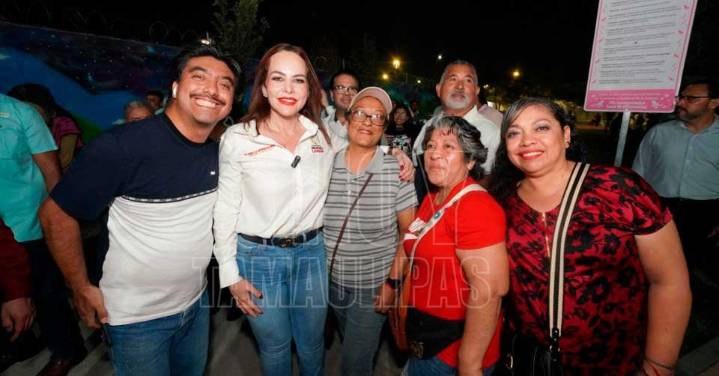 Ciudadan?a neolaredense reconoce la renovaci?n de la Plaza de la Mujer como espacio digno y familiar