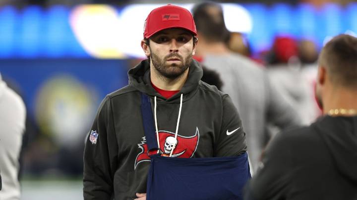 Report: Buccaneers’ Mayfield suffered AC joint sprain, not ruled out for Week 13