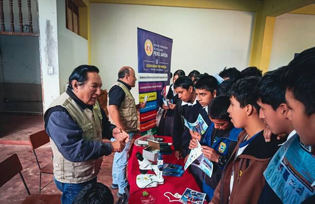 IDEX Perú–Japón impulsa orientación vocacional en feria educativa de La Jalca