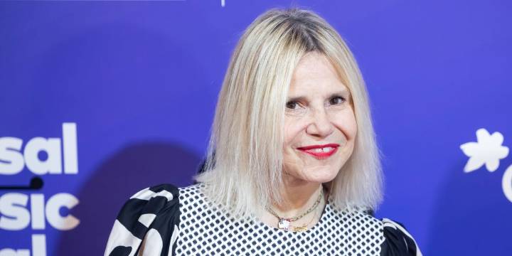 Eugenia Martínez de Irujo estrena el vestido de punto, cómodo y elegante, de firma española más fácil de combinar