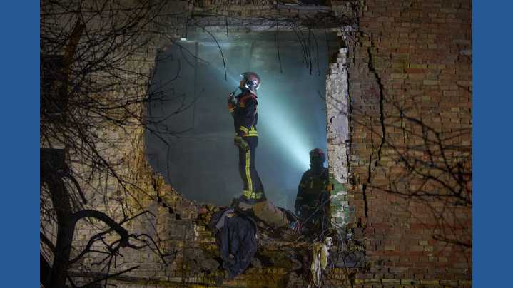 Russian attacks kill 3 as diplomatic efforts to end the war in Ukraine gain momentum