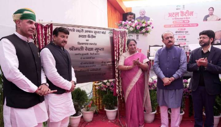 Delhi CM Gupta Lays Foundation Stone For ‘Atal Canteen’ In Timarpur