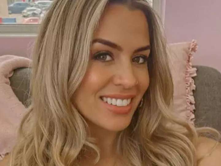 Cambió el banco por OnlyFans y se hizo millonaria: grababa en la cocina mientras sus hijos no la veían