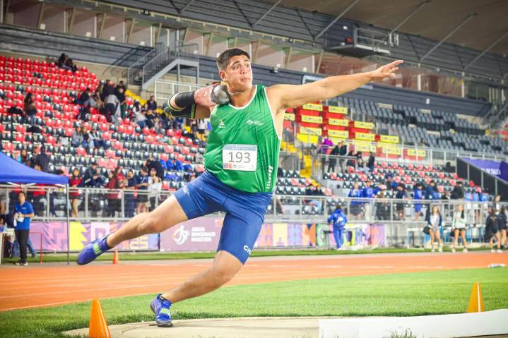 Atletismo y tenis de mesa brillan con dos oros para el Maule en los Binacionales 2025