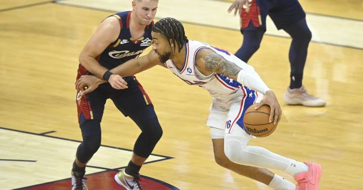 Friday film: Trendon Watford fitting in, Kelly Oubre Jr. doing it all and more takeaways from Sixers' 1
