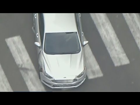 Police chase goes through Beverly Hills, Westwood