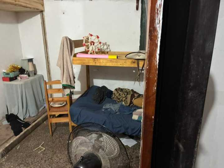 Así está hoy la casa del femicidio de Cecilia Strzyzowski: con nuevos inquilinos y en medio de un tironeo judicial