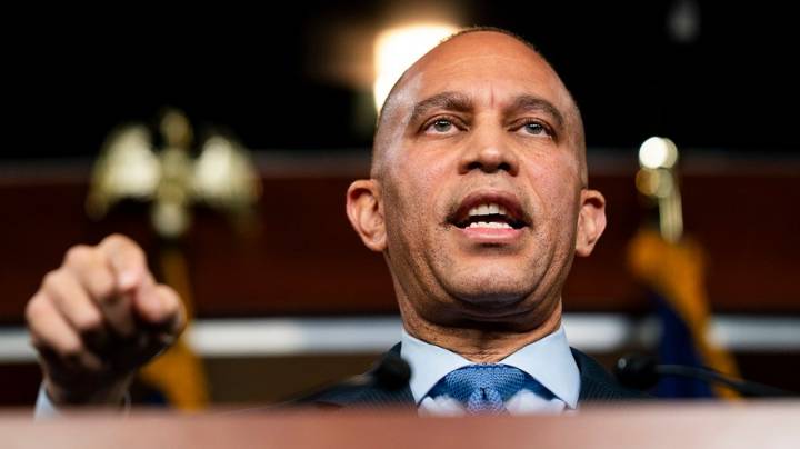 Chi Ossé files paperwork to run against Hakeem Jeffries in New York