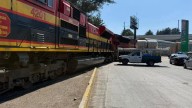 Tren se descarrila en Paseo Tollocan, Toluca; hay carga vehícular en la zona
