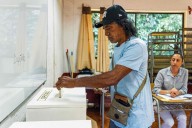 Chile vive su primera elección presidencial obligatoria con afluencia y tranquilidad