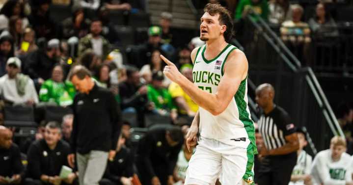 Oregon Men’s Basketball Survives Hawaii Scare in Season Opener