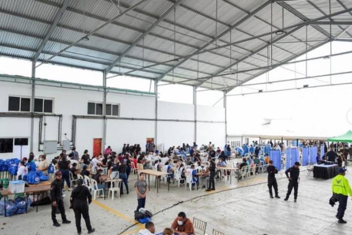 Un grupo de 279 migrantes deportados de EEUU llegó a Venezuela este #12Nov