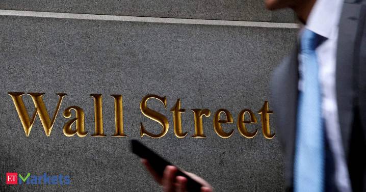 Dow falls 500 points, S&P, Nasdaq plunge over 1% as valuation concerns, rate