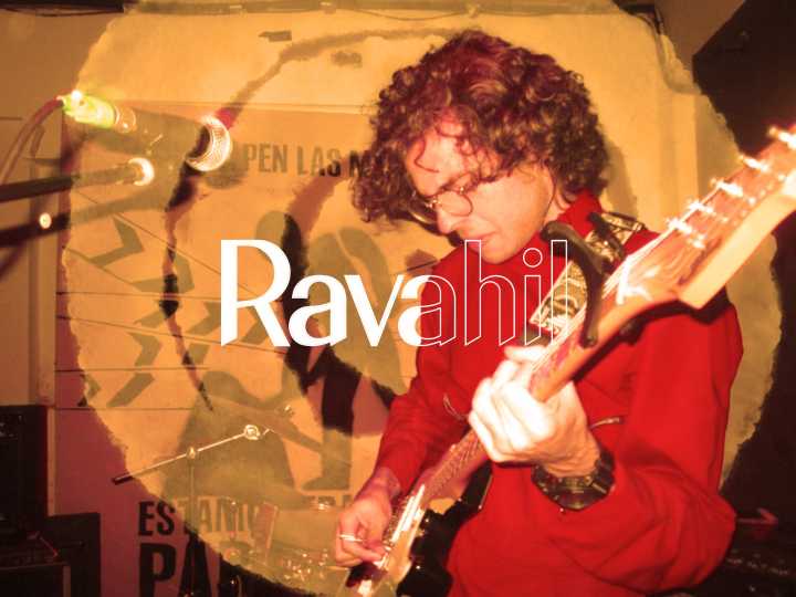 Bajo el bosque, el joropo cósmico de Ravahil