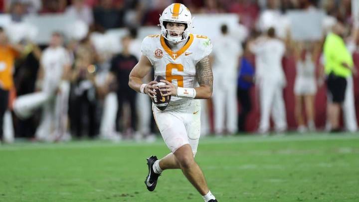 College football picks: Predictions, odds for key top 25 games in Week 10