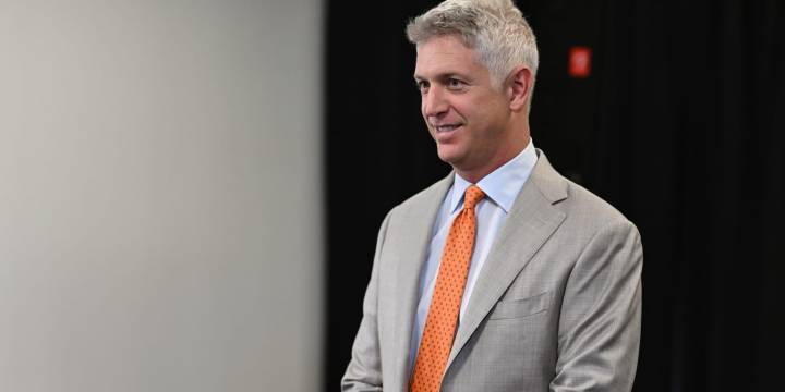 How Orioles can make big free agency, trade moves