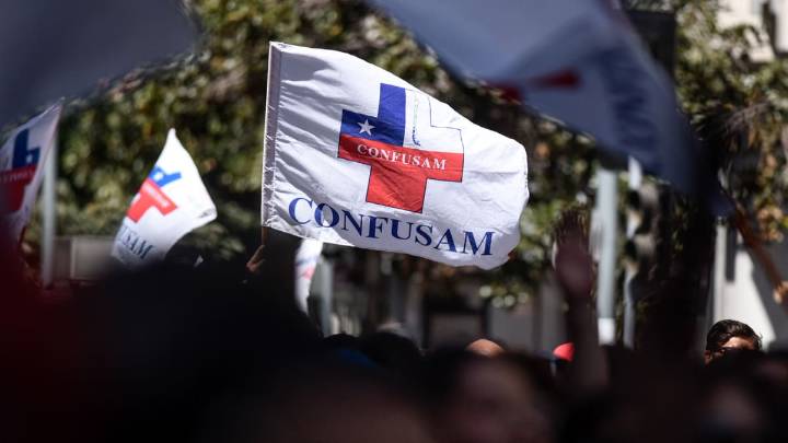 Alcalde de La Florida instruye sumario contra trabajadores de la salud que participaron en paro nacional