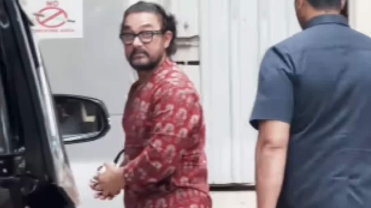 Aamir Khan Rocks The ‘Comfort Over Glamour’ Look In His Red Kurta Run