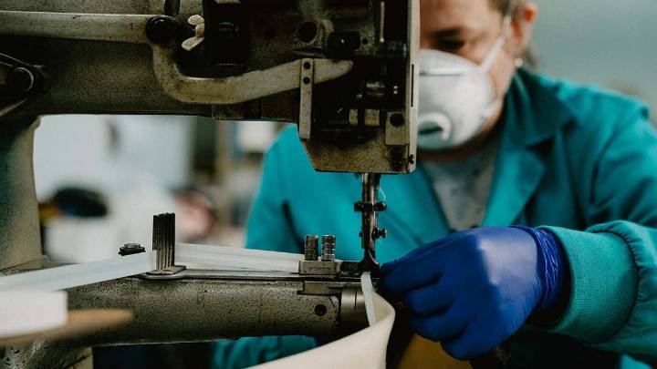 Industria textil deshilachada: se hundió un 20% anual en septiembre y operó con solo el 42% de su capacidad instalada